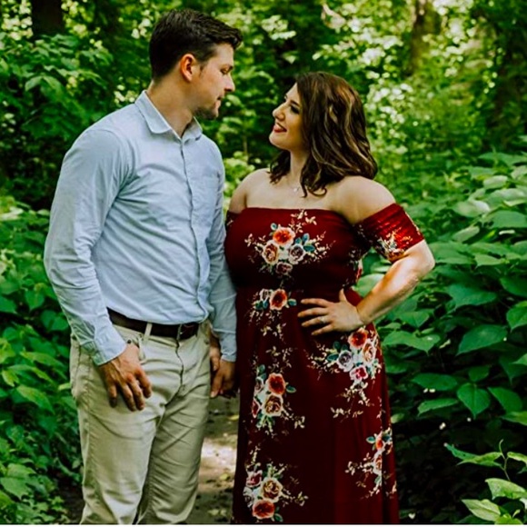 Maroon Chiffon Off the shoulder maxi dress - Picture 7 of 12